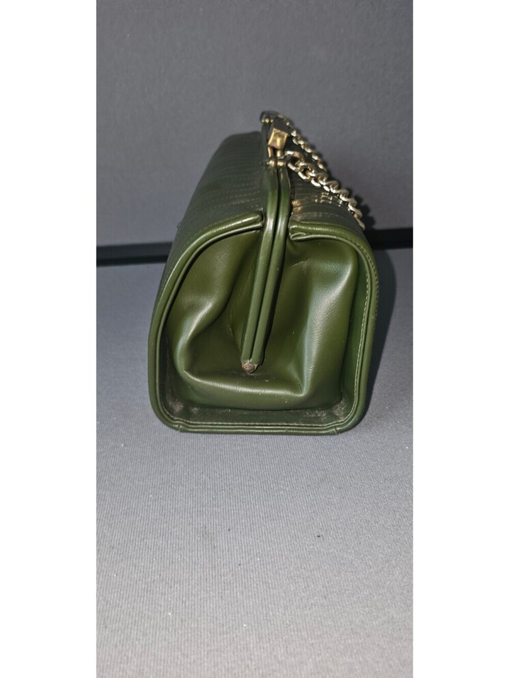 Vintage Empress Olive Green Leather Shoulder Bag with Gold Chain Strap - Picture 5 of 9
